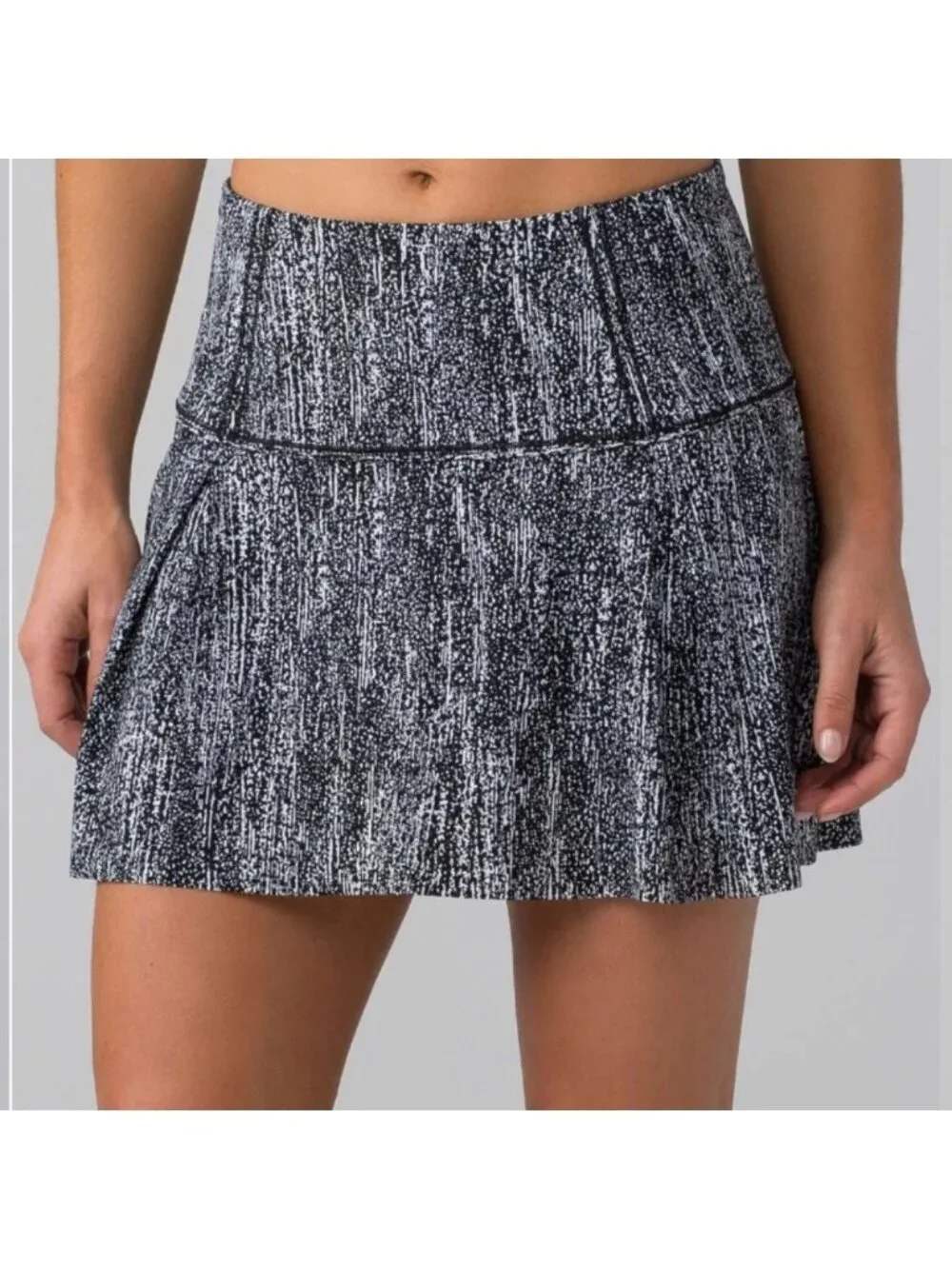 Lululemon Lost In Pace Skirt (Tall) (15